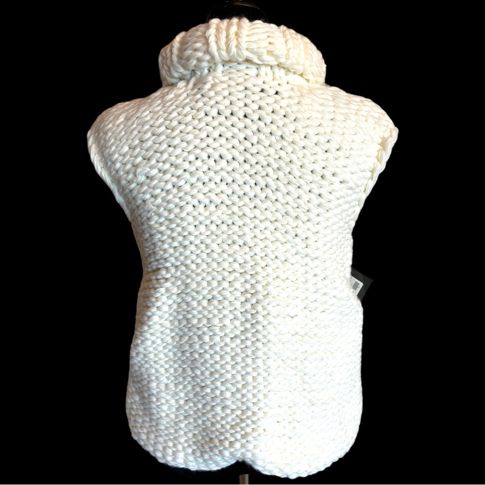 The KARSAAN Hand Knit Sweater - Picture 11 of 13
